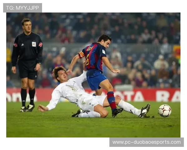 足球巨星过场精彩回顾：从经典进球到震撼瞬间尽显英雄本色