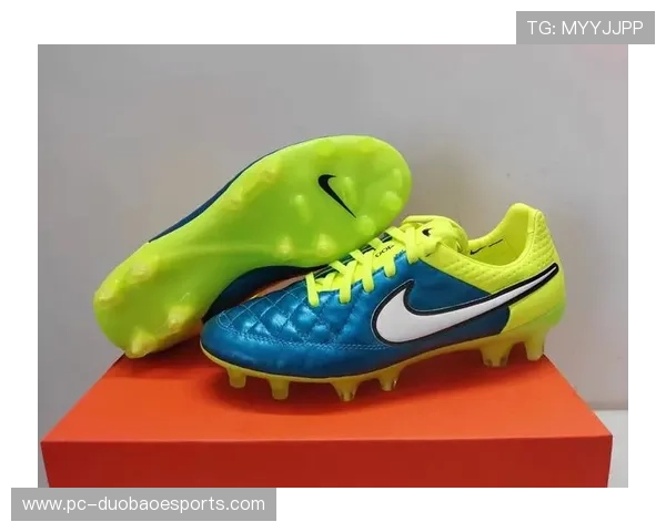 足球球星偏爱高帮低帮鞋款的区别与选择分析 足球球星偏爱高帮低帮鞋款的区别与选择分析